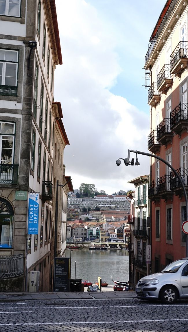 小路からみえるドウロ川も素敵です！