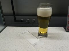 さらにパイセンとバスで伊丹空港へ。
まずはANAラウンジ。