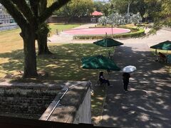 時計台近くの名所、コーンウォリス要塞。
公園みたいな感じですが入場料がいります。20RMくらいだっけ？ややお高め。

人も少なく、のんびりした空間でした。要塞なのでちょびっと高台もあり、海が見えたりします。一部の区画(要塞の南西側)は何やら工事中でした。