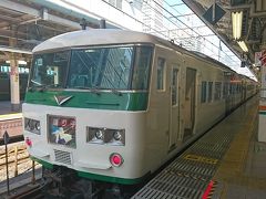 今回は列車の出発時間の選択はなし

ツアー会社任せで
東京駅12:00発の踊り子号で出発と相成りました
座席は海側のA/B席