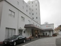 今夜の宿は「湯の児温泉　海と夕やけ」に来ました。

県境を通り越して熊本県の水俣の郊外に在る昔からの湯治場です。
以前からこのホテルが気になっていたので楽しみです！。

＊詳細はクチコミでお願いします