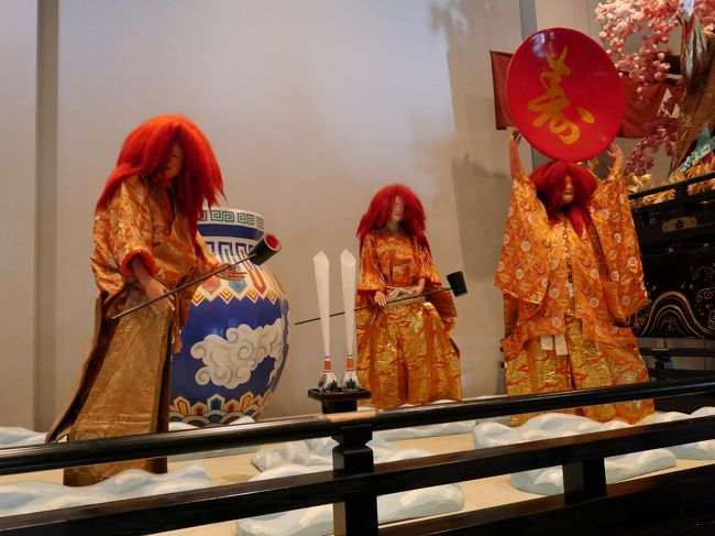 これは暗闇で一人で見たらちょっと怖い