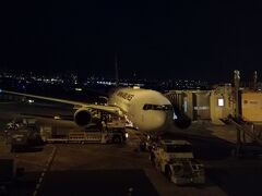 朝一番の飛行機で福岡へ