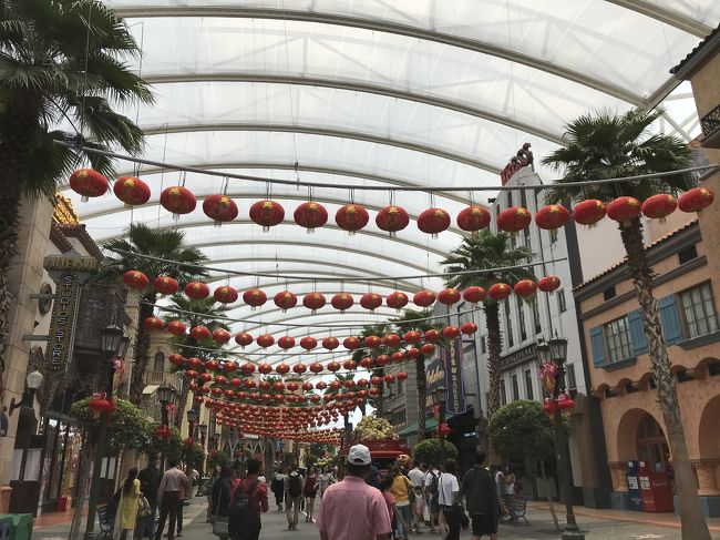 エントランスも春節