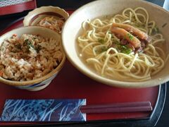 紅白戦終了。昼食がまだだったので市街地に向かう。八重山そば定食。