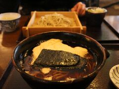 パンを食べたあとだけど、せっかくだからお蕎麦も食べたい！
とのことで、近くの　深生そば　というお店で十割そばをいただきました。