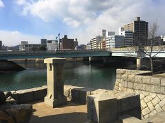 相生橋は、全国的にも珍しいT字型の橋です。
