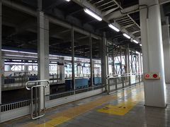 無事に博多駅の新幹線ホームに到着。