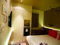 今回ポルトで利用したのが、Hotel Mercure Porto Centro

地図上ではサン・ベント駅に近いですが、メトロのボリャオン駅からの方が起伏が少なく歩きやすいです。お店が多いサンタ・カタリーナ通りにも近いです。
内装や設備が新しく、とても快適な滞在になりました＾＾オススメです。

そして、このお部屋はバスタブ付き。日本のバブを皆さんにお裾分けしたのですが、バブってすごいですね！体が芯から温まって、疲れが取れました。やっぱりお風呂は大事です。