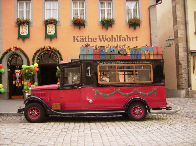 ケーテウォルファルト<br />一年中クリスマスグッズが売っている、かわいいお店です。