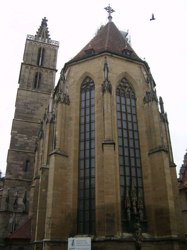 聖ヤコブ教会<br />彫刻家・リーメンシュナイダーの「聖血の祭壇」があるということで<br />有名らしいです。