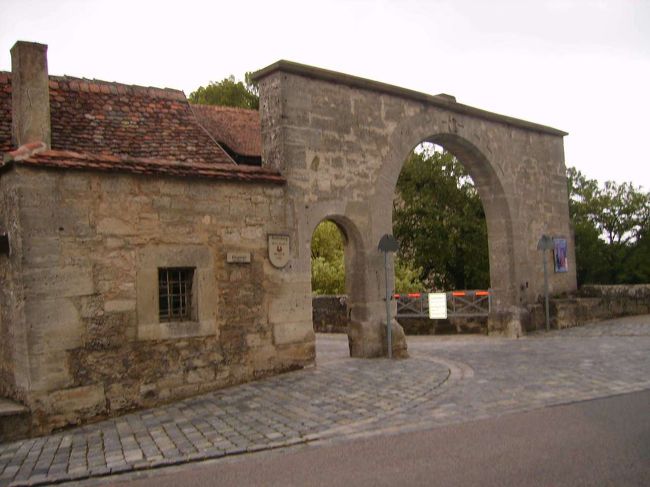 シュピタール門。<br />城壁の外から。