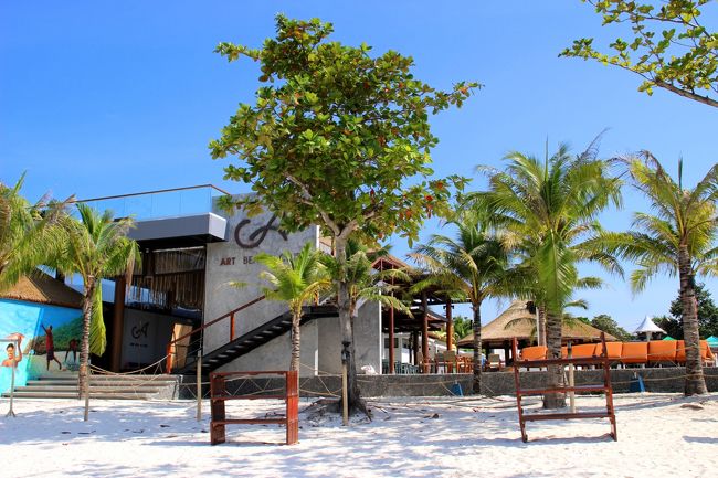 ☆Art Beach Club , Pattaya Beach @ Koh Lipe Thai<br /><br />昨シーズン新規オープンした『Art Beach Club 』です。<br />★極楽タイ・最後の楽園リペ島・２０１８・Part２で紹介済みなので<br />ここでの説明は省かせてもらいます。<br />