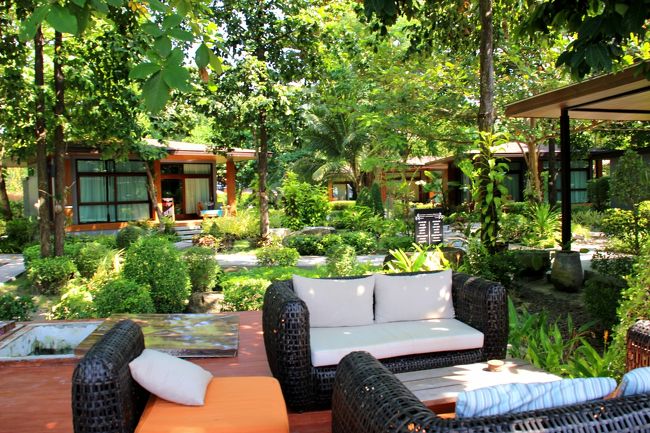 ☆Akira Lipe Resort , Pattaya Beach @ Koh Lipe Thai<br /><br />Akira Lipe Resortは奥に細長い敷地なので<br />海が見える部屋は写真の部屋くらい。