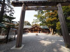 内宮バス停からてくてく歩いて猿田彦神社へ。

探していた交通安全ステッカータイプのお守り (厳密には探してたのよりは小さくて立体タイプでしたが) を購入。