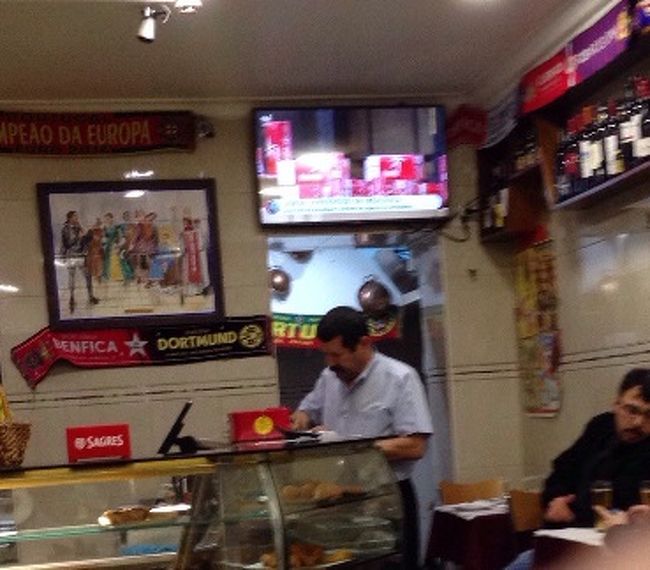 このお父さんがとてもテキパキして感じが良かったです！レシートはでませんでしたが、手書きのものを頂き、それも感じが良かったです。滞在中もう一度このお店のご飯を食べに再訪したかったですが、叶わず・・・。また訪問したいお店です♪エッグタルトも美味しかったです。