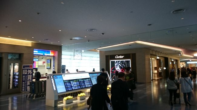 でも、サクっとイミグレを抜けて・・・。