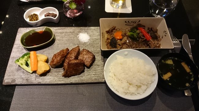 おおっ！<br />今日のお肉は最初から切れてまーす！