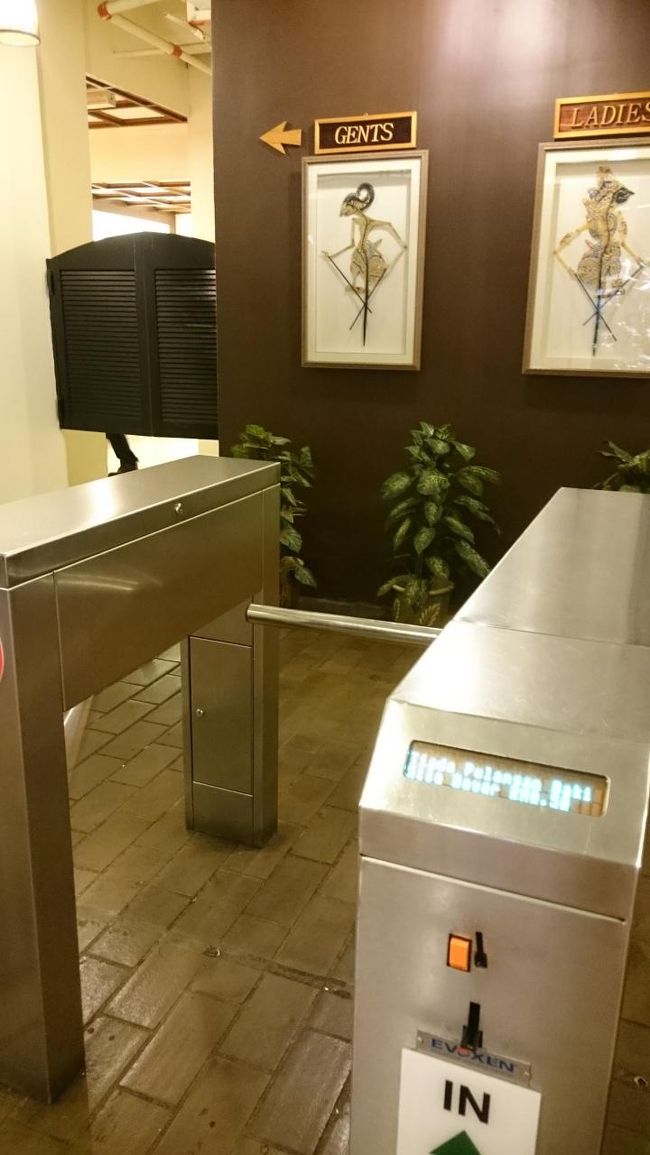 やっとトイレに・・・（有料です）。