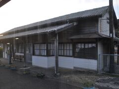 　渋木駅の駅舎です。