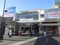 すっかり天気も回復し、快晴の松本駅前。