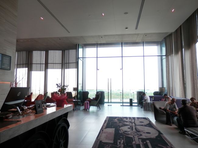 フロントは5階だったかな、思ったよりロビーから眺めが良いホテルです。