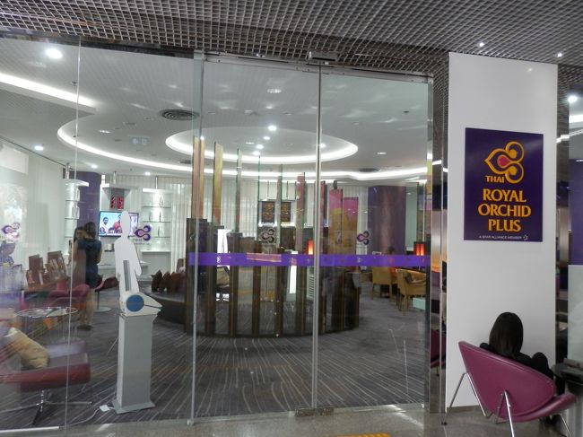 上級会員専用と思われるカウンターは別にありました。