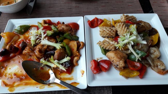 お昼に美味しいタイ料理を頂きました。