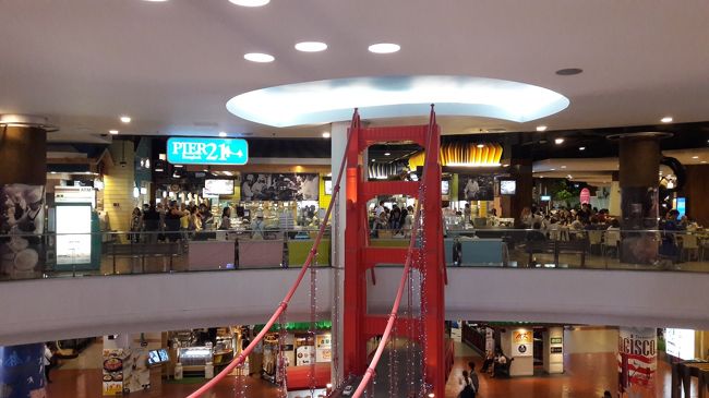 ターミナル２１でお昼ご飯を食べてからタクシーで空港へ