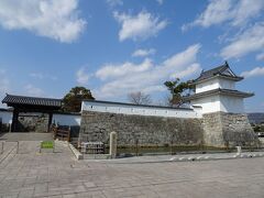 赤穂城跡　

13時頃着
駐車場に駐めて，城跡～花岳寺～大石神社へ