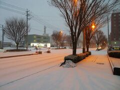 長野市は未明から降り出した雪で真っ白に…

宿泊ホテルメルパルク長野（https://www.mielparque.jp/nagano/）を6時半にチェックアウト。

