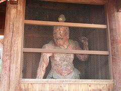 右側の金剛力士像
神奈川県内に残る最古の鎌倉仏師の作品らしいです