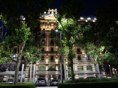 エクセルシオール・ガリア
ミラノ中央駅前広場に面して建つ４つ星ホテルです。