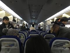 まずは、ＡＮＡで伊丹空港まで移動
始発で羽田空港まで行って無事6時20分発のフライトに変更できました