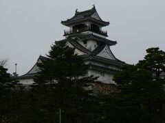 2日目は高知城へ手が殆どつけられていない数少ない城だそうです
