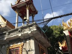 Wat Paknam（ワット パクナーム）

12月09日（土）　　13:45

Wat Paknam(ワット パクナーム)と書かれた看板を目当てに

