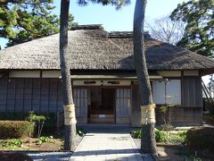 旧伊藤博文金沢別邸

野島公園の入り口にある。
入場は無料なのに、立派なパンフレットをくれる。