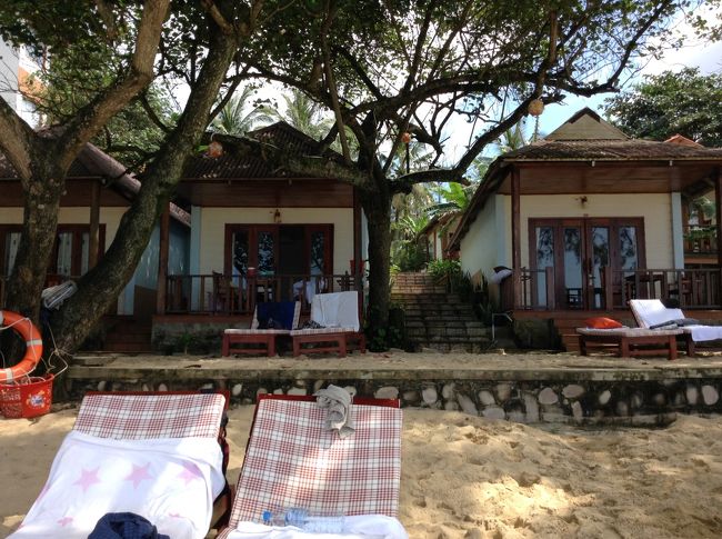 これはきっとオーシャンビューバンガロー。まさに、オーシャンフロント。値段もそれなりに上がります。