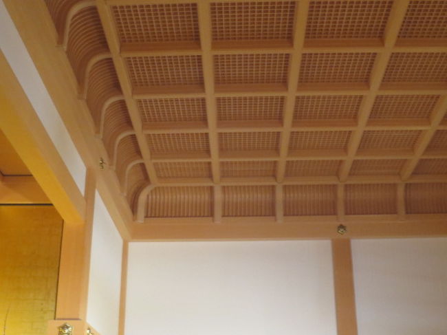 美しい折り上げ天井