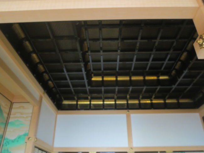 二重折り上げ小組格天井