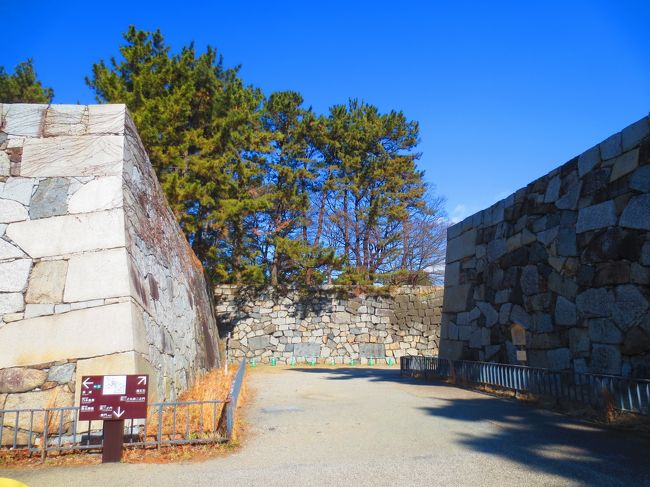 御三家筆頭の尾張徳川家。江戸城には及ばないものの、石垣の美しさは実にすばらしい。