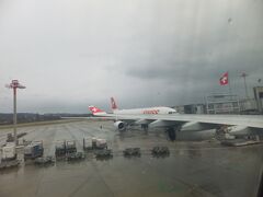 チューリッヒ国際空港に到着。