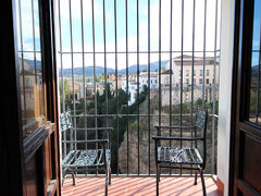 それでも、ここを選んだ理由。
それは、ヌエボ橋が見えるから！