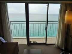 沖縄旅行３日目は、快晴の青空が広がります。