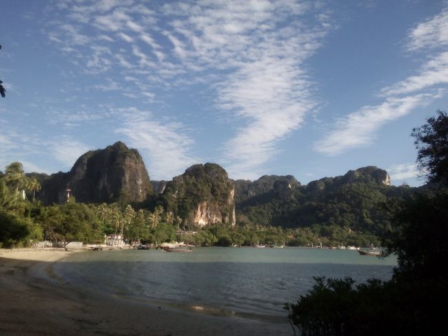 静かな朝のひと時。プラナン方面へ。