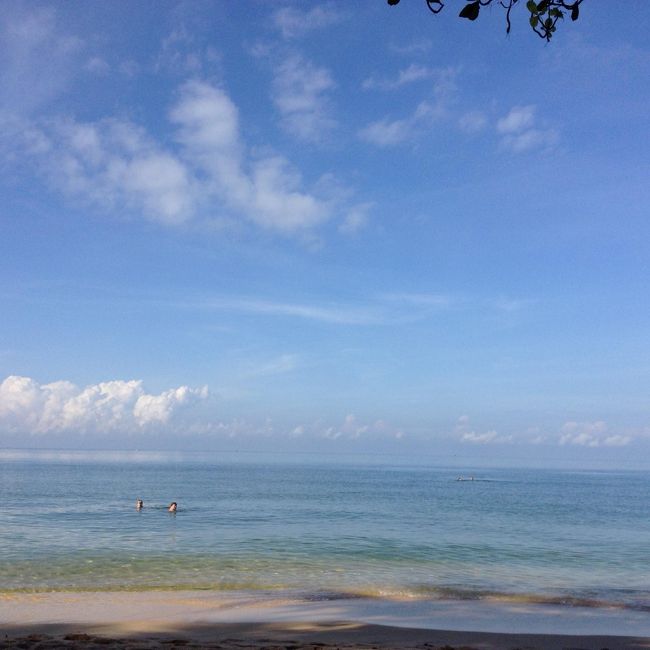 空もとてもきれい。空気もきれい。海もきれいで穏やかです。<br />ぼーっとしてストレス解消