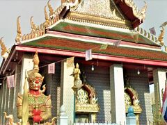 Wat Khun Chan（ワット クンチャン）

12月09日（土）　15:05

境内に入ってまず目に入るのがYak(鬼)の姿！！

