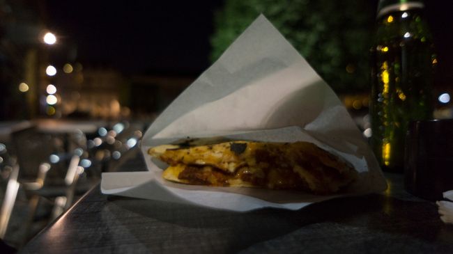 お腹が減りましたので<br />定番ピザとビール