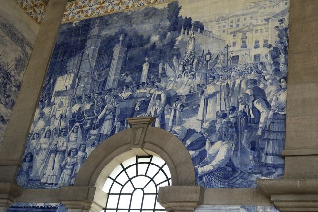 この青がとっても美しい♪<br />列車に乗るだけじゃなく、アズレージョが楽しめるサンベント駅。<br />必見ですな♪