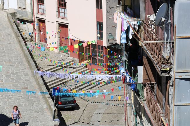 ポルト大聖堂のすぐそばは住宅街。<br />庶民的な雰囲気が漂いますな。